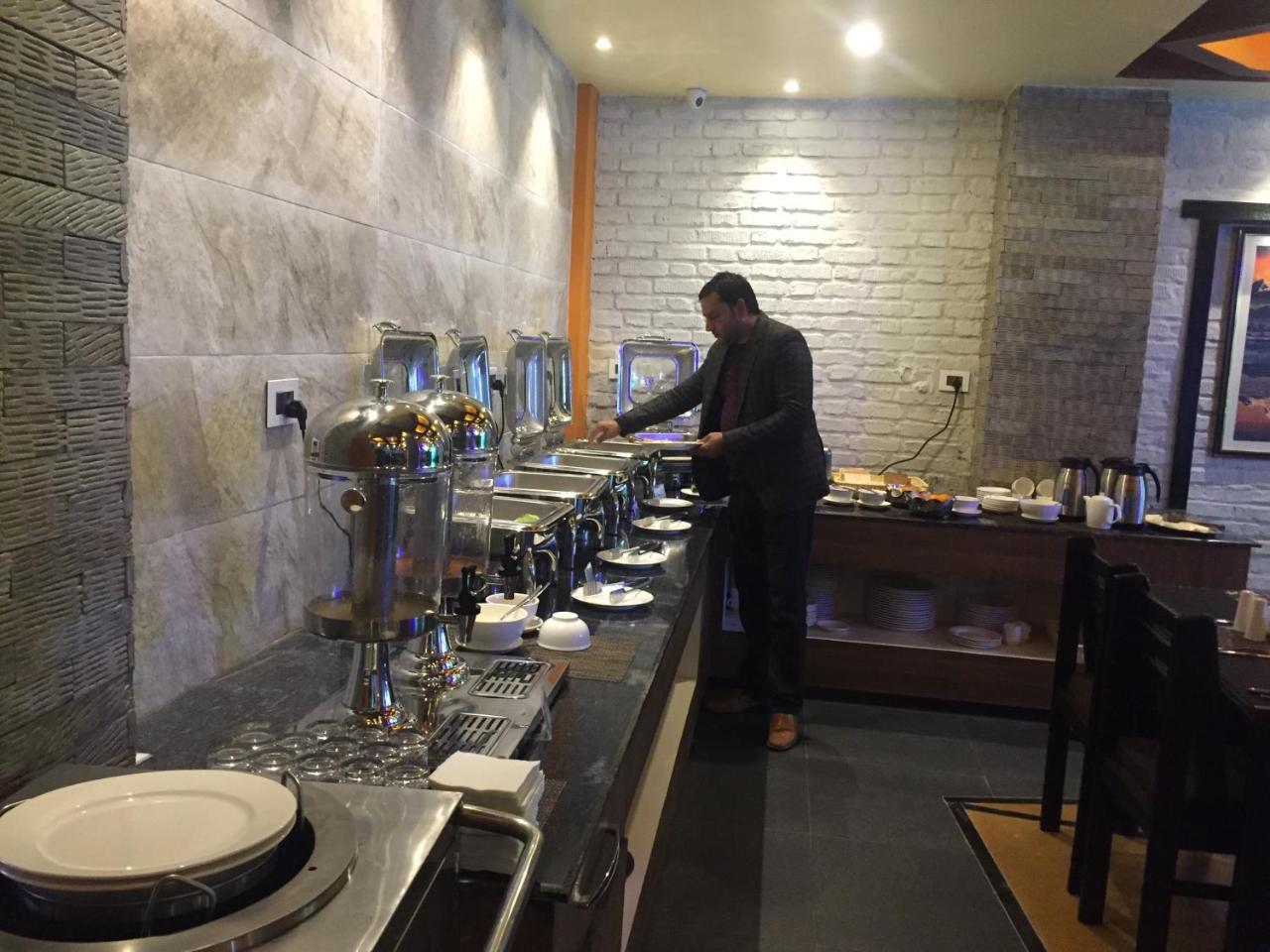 Hotel White Himal بوكْرا المظهر الخارجي الصورة
